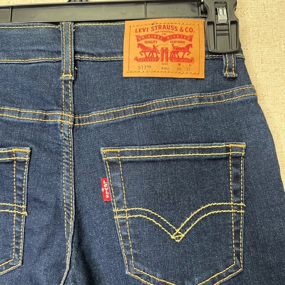 Levi's Girl Size 8 Classic Blue Boot Cut Jeans - Picture 3 of 7